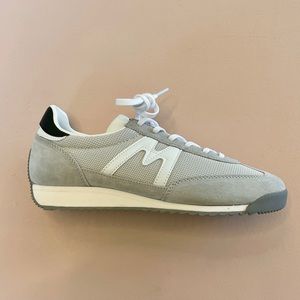 KARHU Mestari in Dawn Blue / Bright White